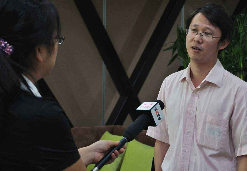 5月份，工业企业利润同比由负转正，经济社会运行加快，重回正轨